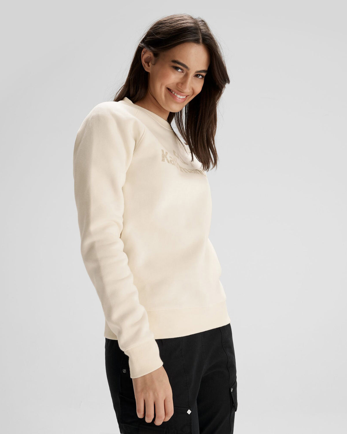 b0806_013_logo_womens_bb_crew_n_c_1743632727000