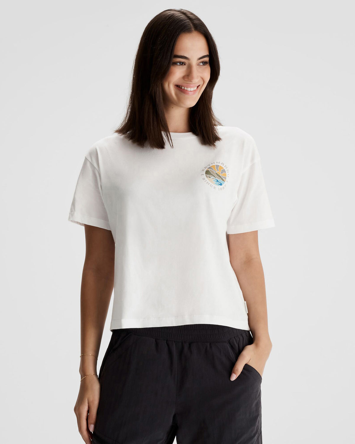 b0994_002_womens_sunburst_logo_organic_cotton_short_sleeve_t_a_1743632426000